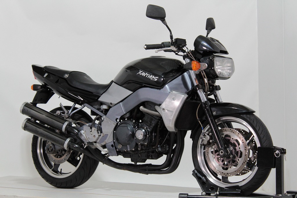 Moto del día: Kawasaki Xanthus 400 (ZR 400 D)