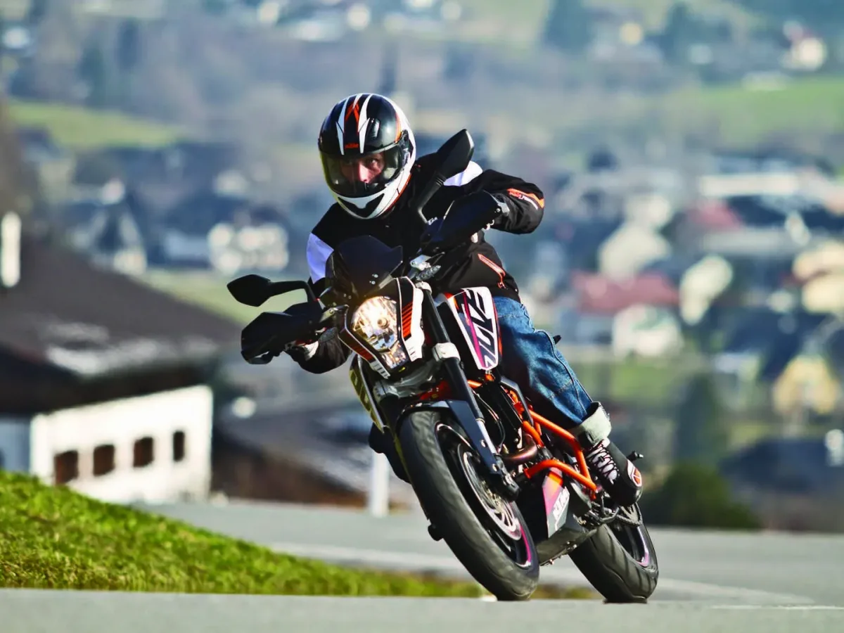 Moto del día: KTM Duke 125 - espíritu RACER moto