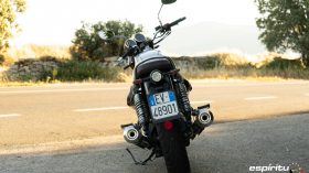 Moto Guzzi V7 850 Special 06