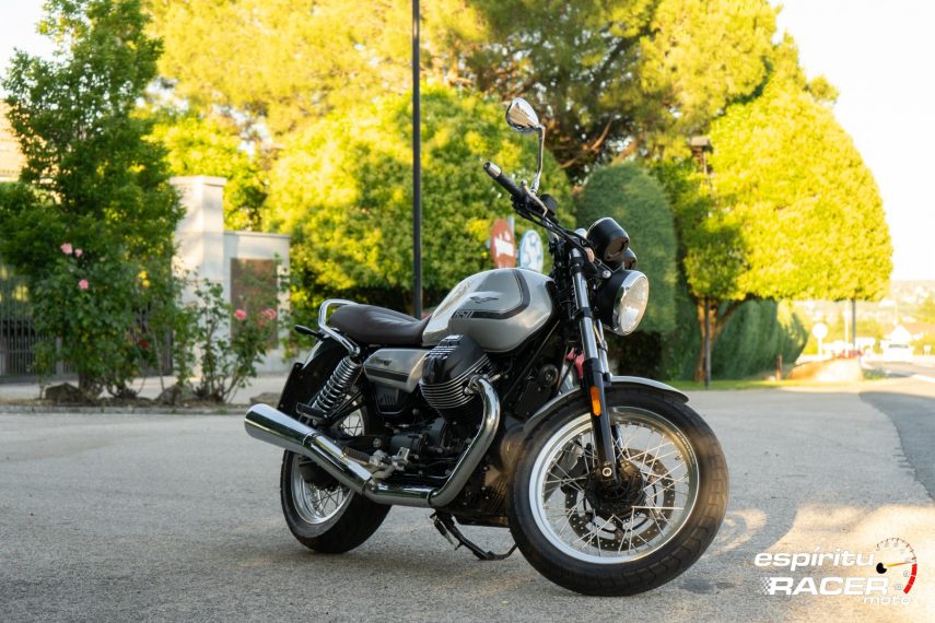 Moto Guzzi V7 850 Special 09