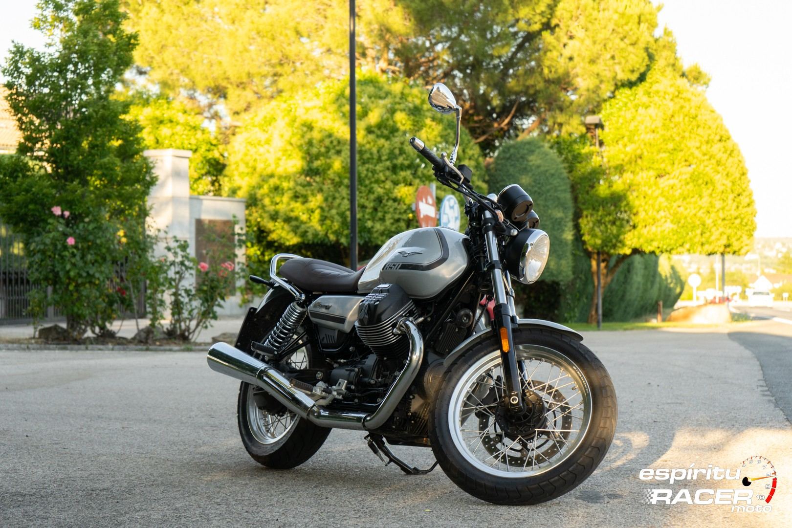 Moto Guzzi V7 850 Special 09