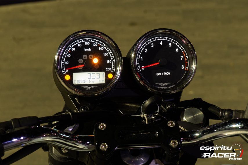 Moto Guzzi V7 850 Special 20