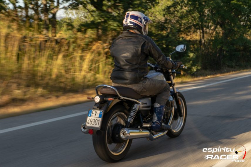 Moto Guzzi V7 850 Special 41