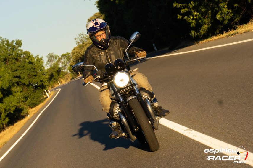 Moto Guzzi V7 850 Special 53