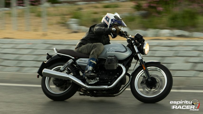 Moto Guzzi V7 850 Special 61