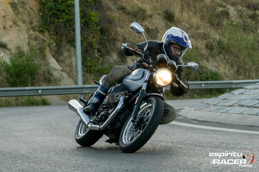 Moto Guzzi V7 850 Special 65
