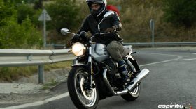 Moto Guzzi V7 850 Special 68