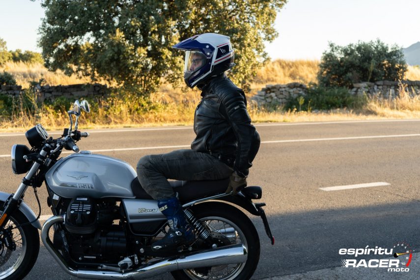 Moto Guzzi V7 850 Special 70
