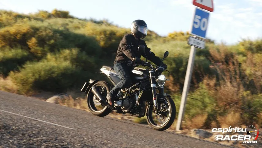 Prueba Husqvarna Svartpilen 125 03