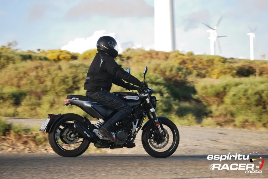 Prueba Husqvarna Svartpilen 125 06