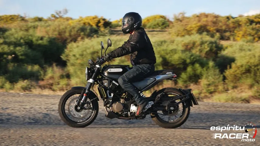 Prueba Husqvarna Svartpilen 125 09