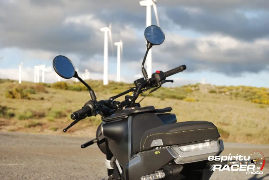 Prueba Husqvarna Svartpilen 125 25