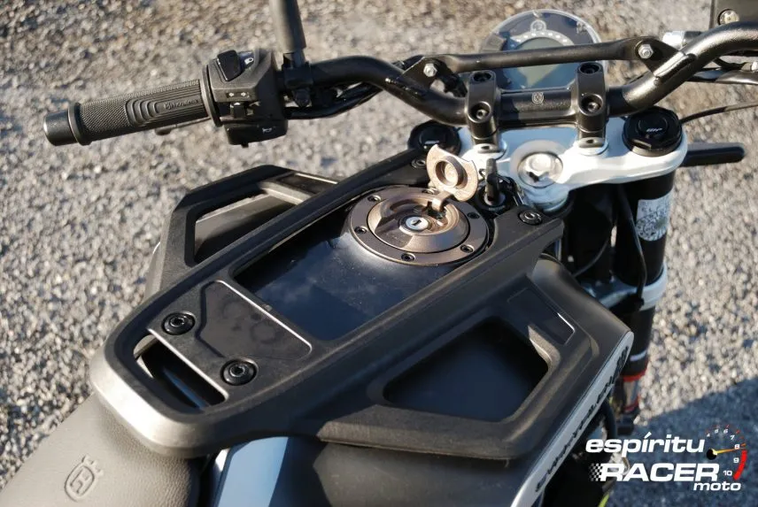 Prueba Husqvarna Svartpilen 125 36