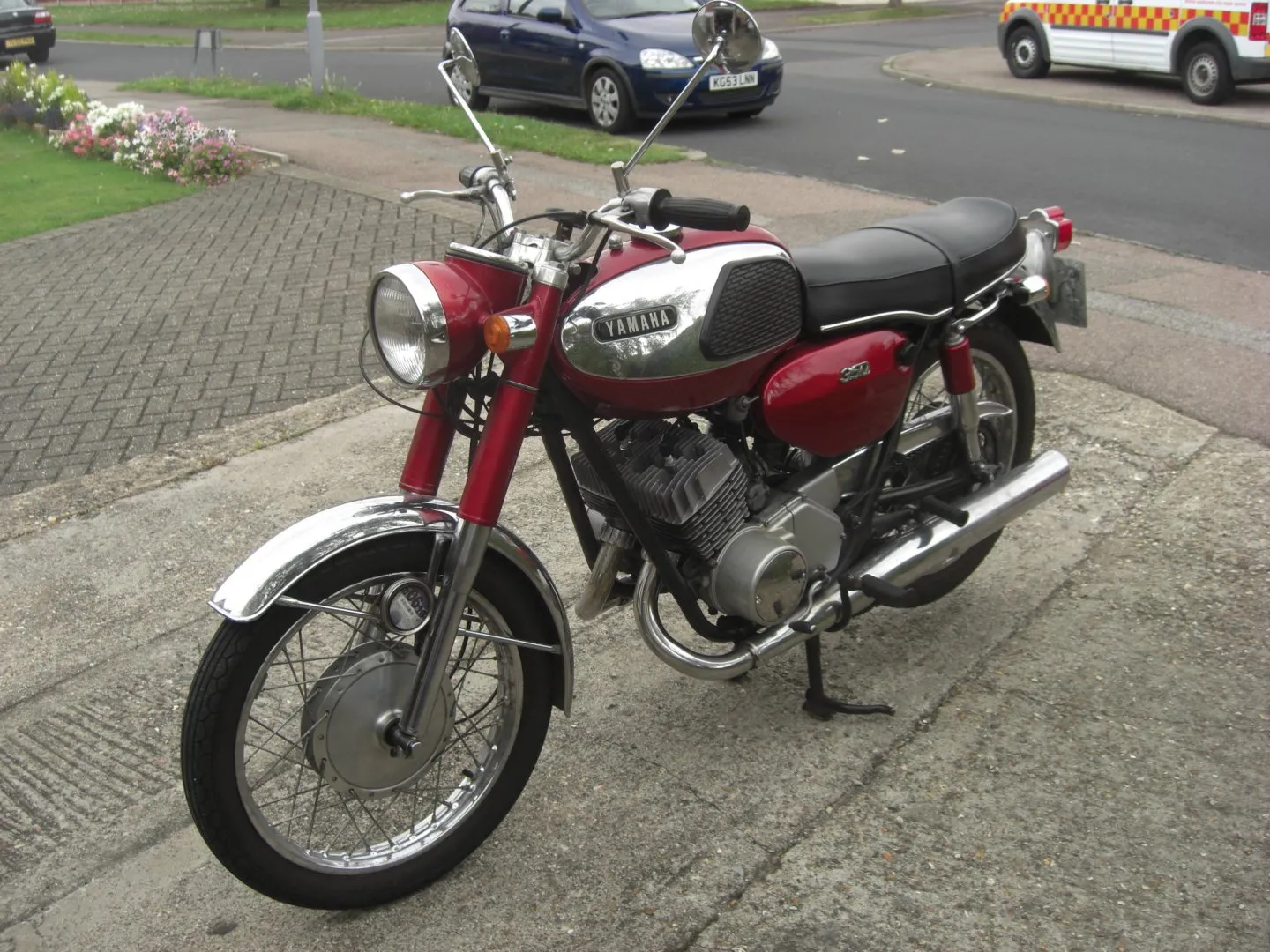 Yamaha YR1 02