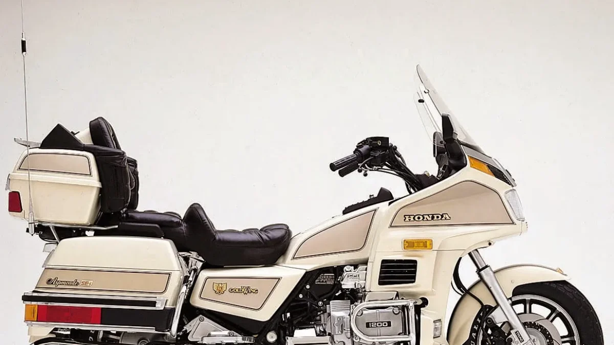 santo Premedicación Tesoro Moto del día: Honda GL 1200 Goldwing - espíritu RACER moto