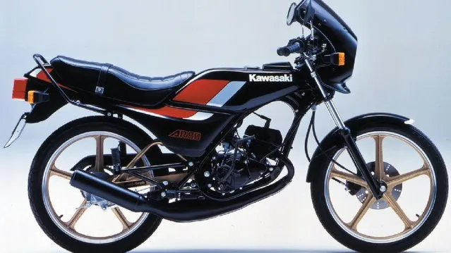 Moto del día: Kawasaki AR80K