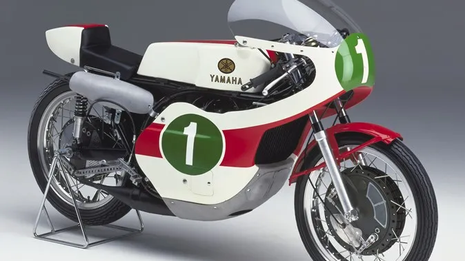 Moto del día: Yamaha RD05 V4