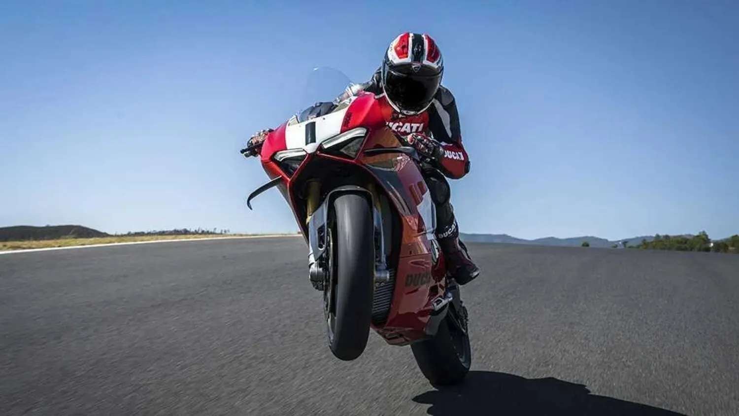La nueva Ducati Panigale V4 R presume de motor con 240,5 CV
