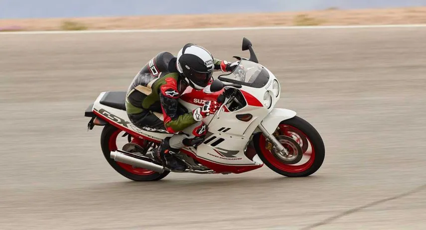 suzuki gsx r 250 r (1)