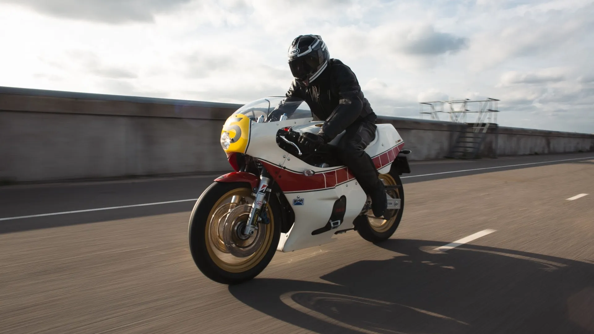 Esta Yamaha FZS 600 Fazer de Yellowrider rinde homenaje a Kenny Roberts