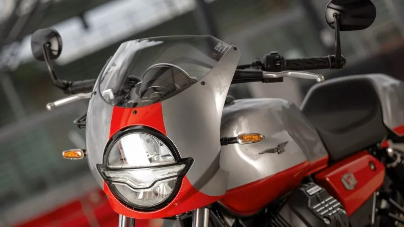 Moto Guzzi V7 Stone Corsa (3)