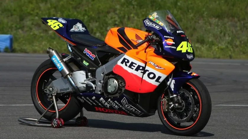 honda rc211v valentino rossi