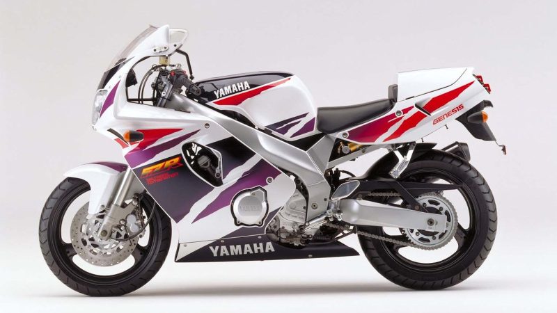 Yamaha FZR600 1994 (1)