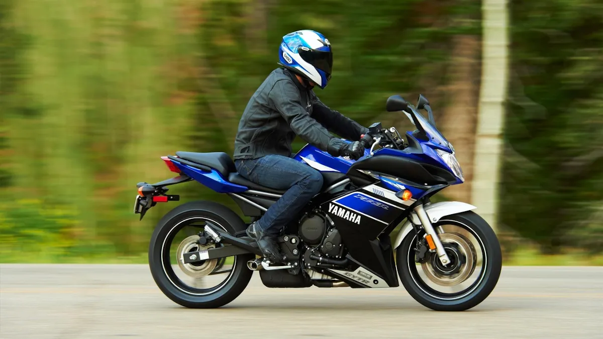 Moto del día: Yamaha FZ6R