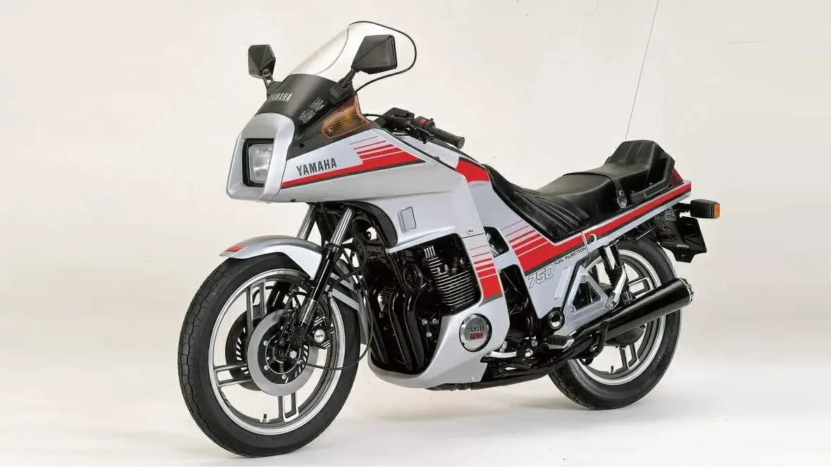 Moto del día: Yamaha XJ750D
