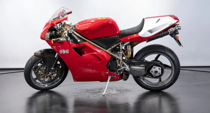 Ducati 996 (2)