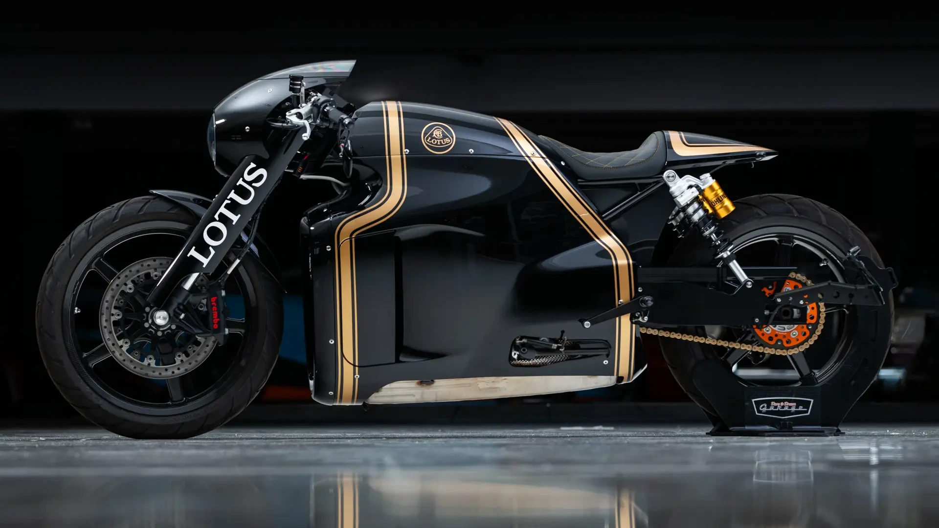 La histórica Lotus C-01, una moto que rinde homenaje a la escudería de F1, se vendió por un auténtico dineral