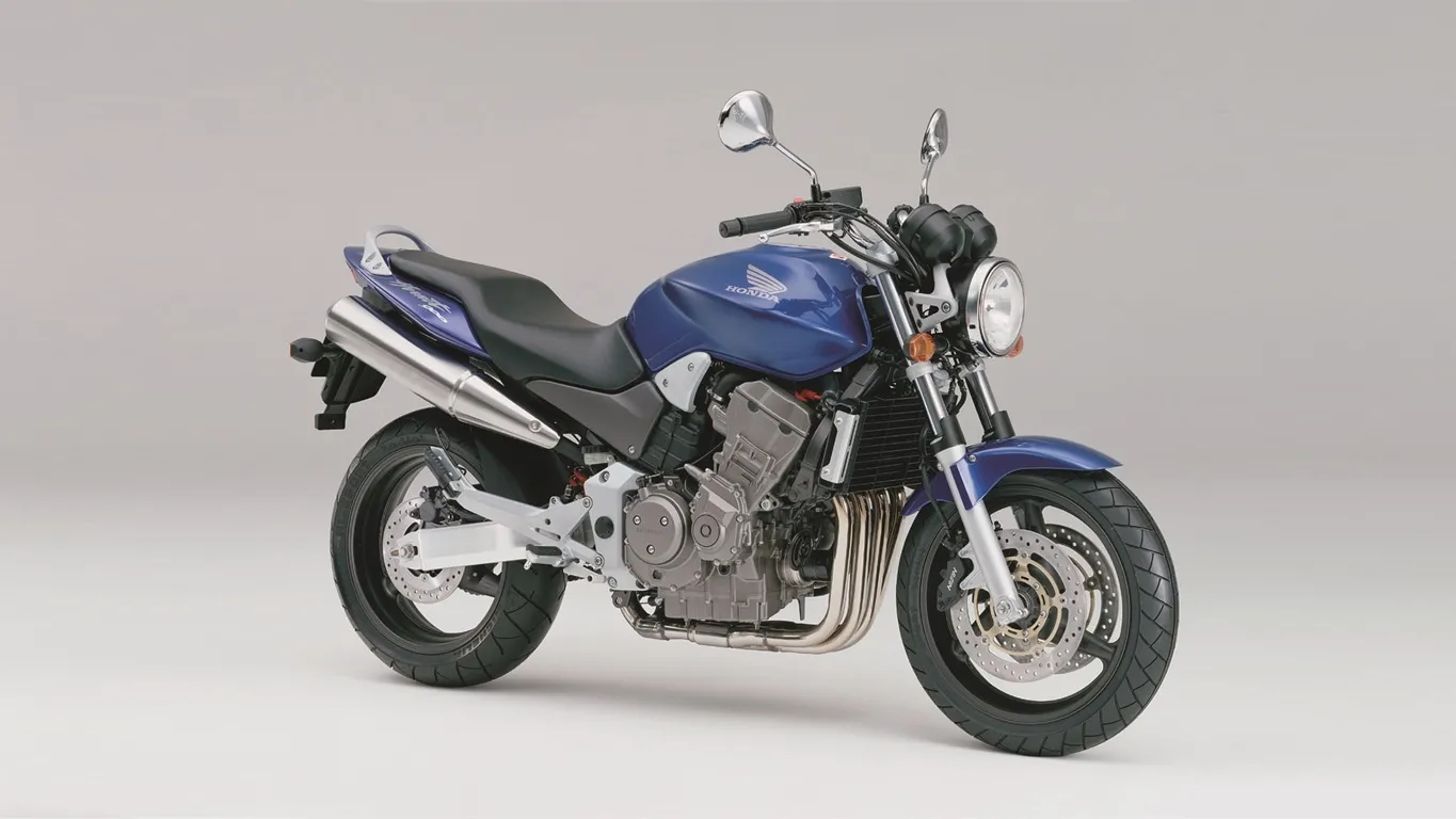 Moto del día: Honda CB900F Hornet