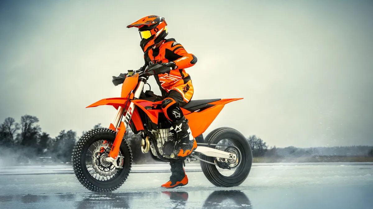 KTM 450 SMR 2025, a la altura del mundial de Supermoto