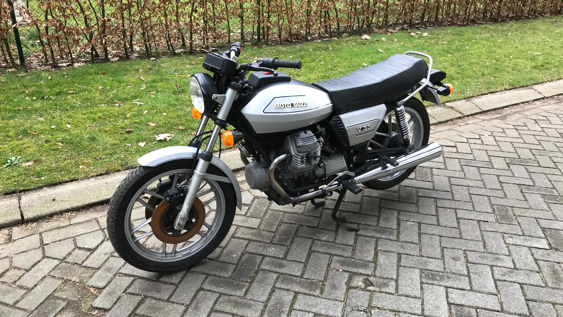 Moto del día: Moto Guzzi V35