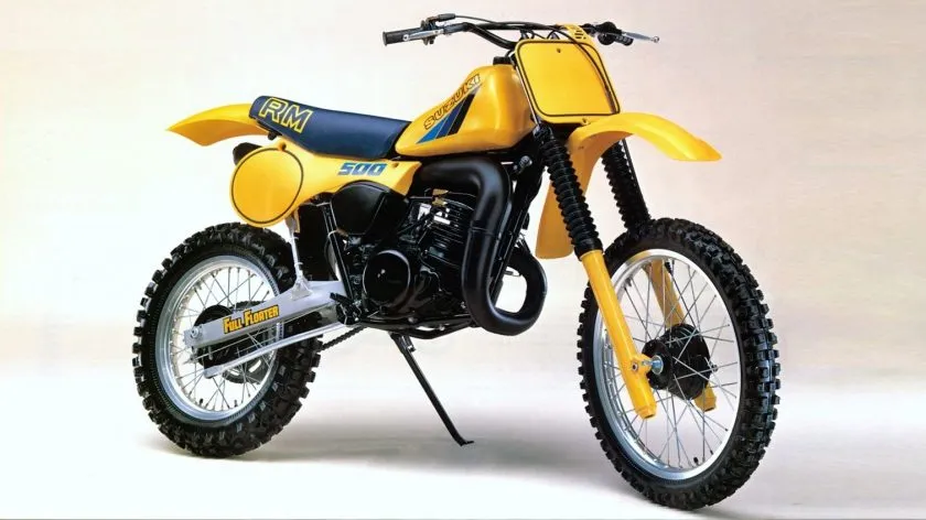 Suzuki RM500 1983 (1)