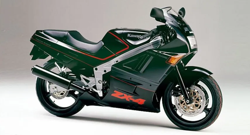 Kawasaki ZX 4 de 1988 (1)