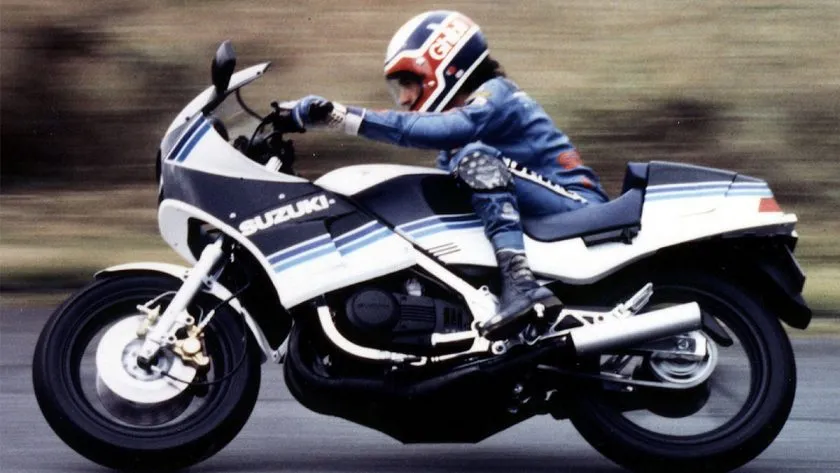 Suzuki RG 250 Gamma 1983 (1)