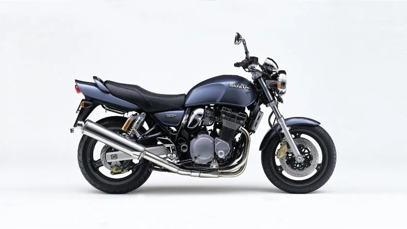 Suzuki GSX 1200 Inazuma (1)