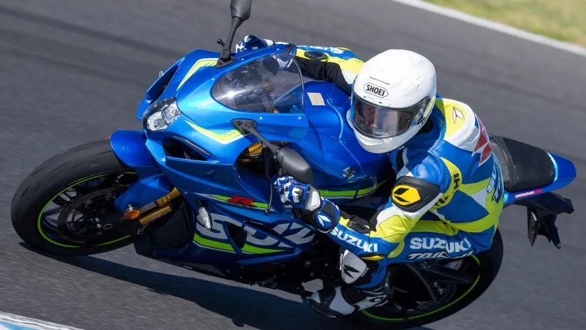 Suzuki GSX R (1)