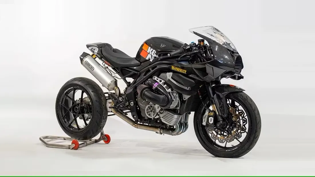 Triumph Speed Triple 1200 RR Supercharged, una deportiva con más de 400 CV