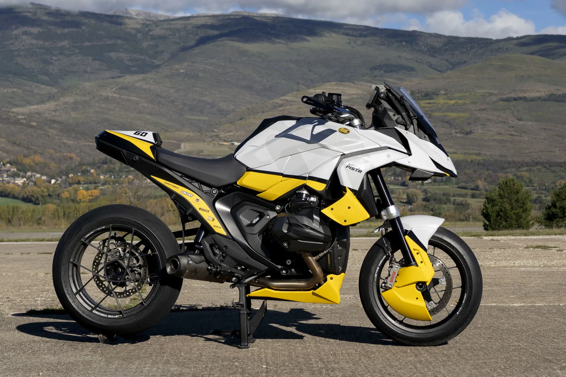 BMW R 1300 GS Pista (2)