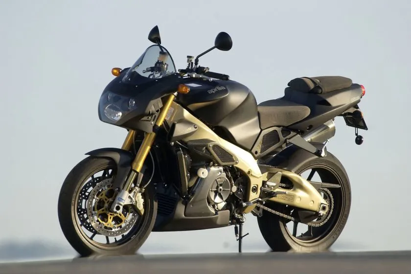 Aprilia Tuono 1000 RSV R Limited (1)