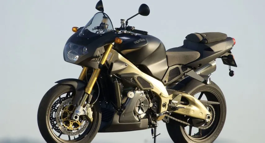 Aprilia Tuono 1000 RSV R Limited (1)