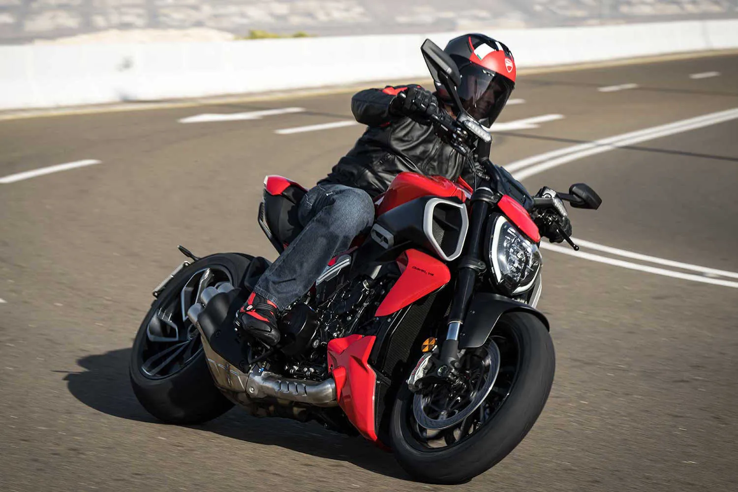 Ducati Diavel V4