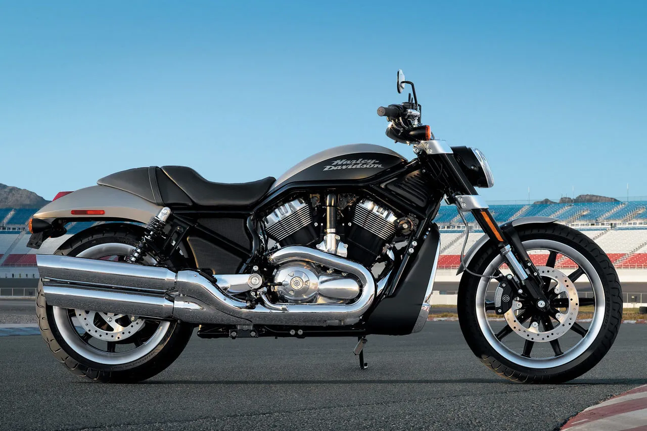 Harley Davidson Street Rod (2)