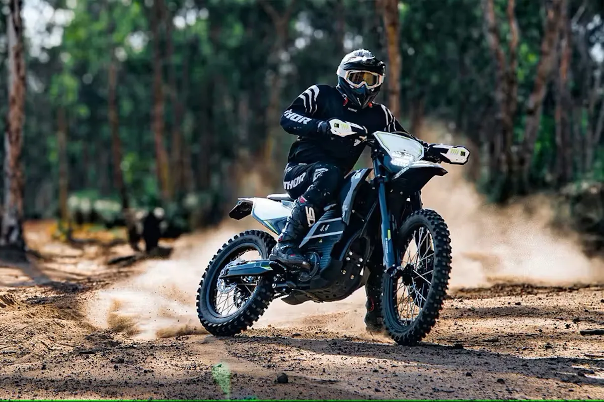 Una enduro que llega desde Australia con un motor eléctrico, ¡menudo cocktel!