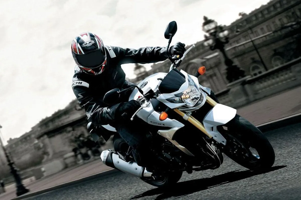 Moto del día: Suzuki GSR 750 (2011)