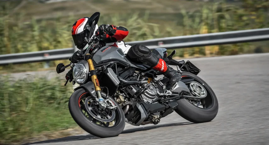 Ducati Monster 1200 S (1)