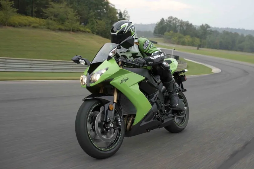 Kawasaki ZX 10R 2008 (1)