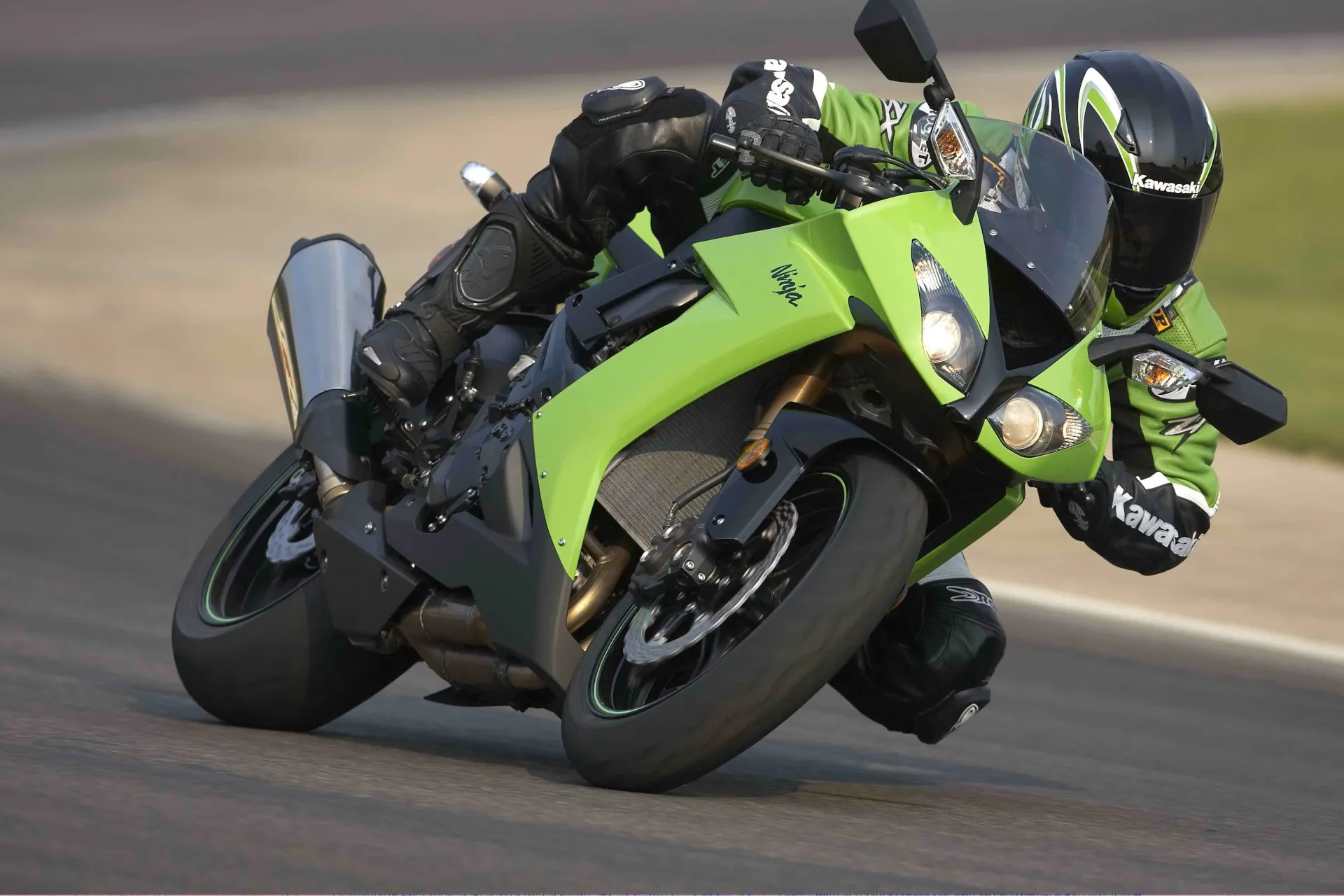 Kawasaki ZX 10R 2008 (2)